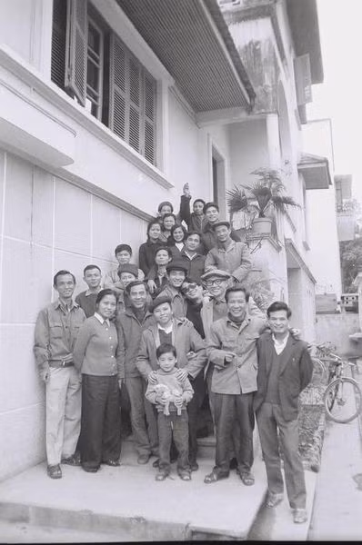 Cầu thang hở - lối lên Tòa soạn Báo TNTP và Tiền Phong