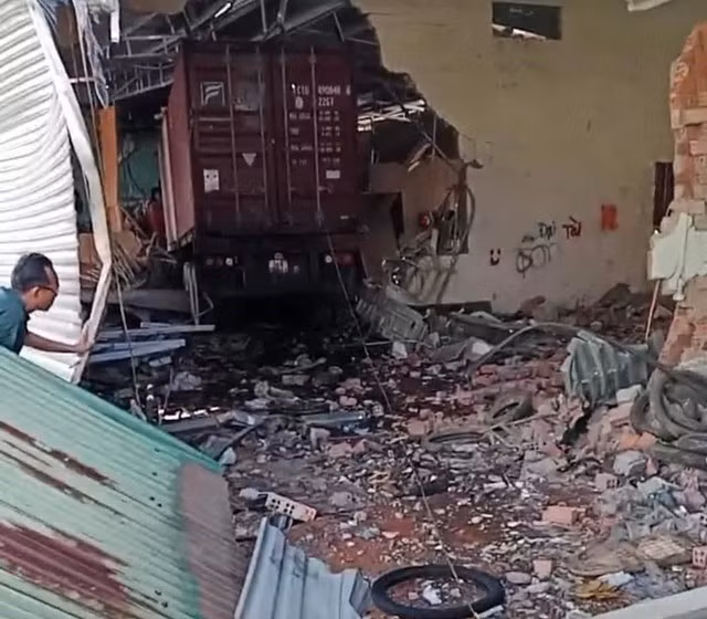Chiếc xe container gây tai nạn