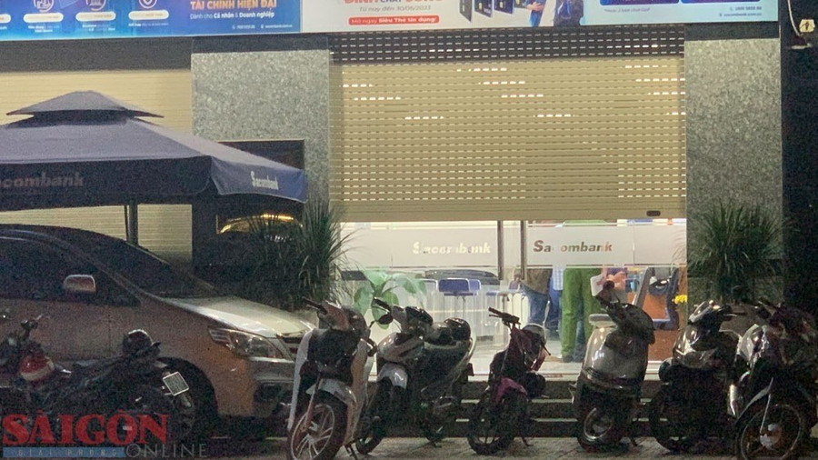 Công an khám nghiệm hiện trường