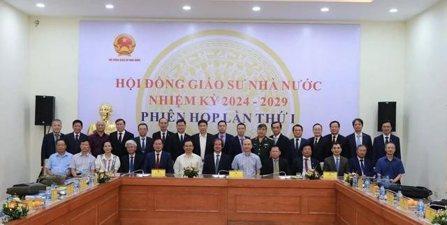 Hội đồng Giáo sư nhà nước nhiệm kỳ 2024 - 2029 đã họp phiên đầu tiên Hội đồng Giáo sư nhà nước nhiệm kỳ 2024 - 2029 đã họp phiên đầu tiên