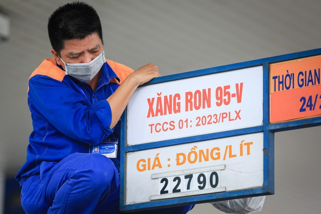 Giá xăng dầu hôm nay 9.7.2023: Xăng trong nước tăng hay giảm trong kỳ điều hành tới? - Ảnh 1. Giá xăng trong nước có thể tăng nhẹ vào tuần sau. Ảnh:NHẬT THỊNH
