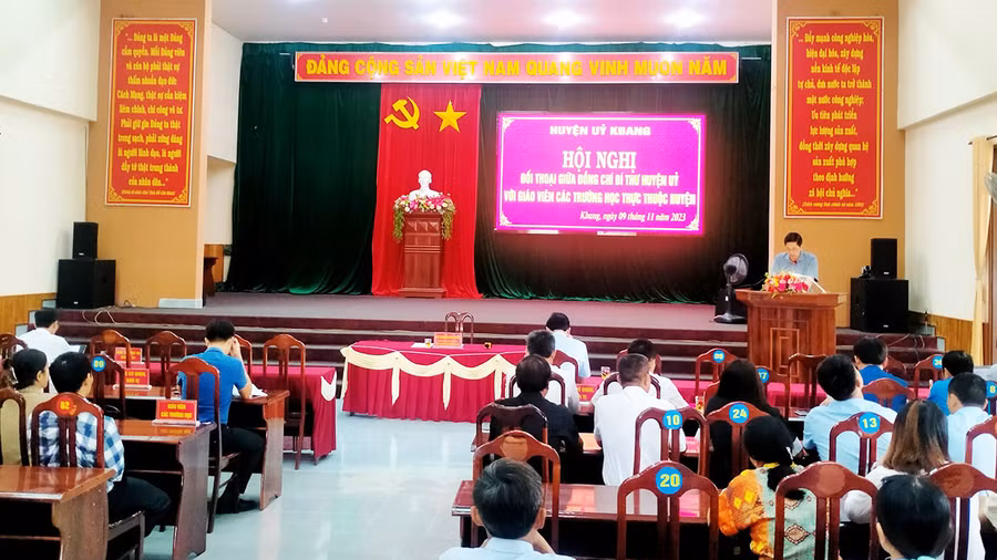 Quang cảnh buổi đối thoại. Ảnh: Hồng Hạnh