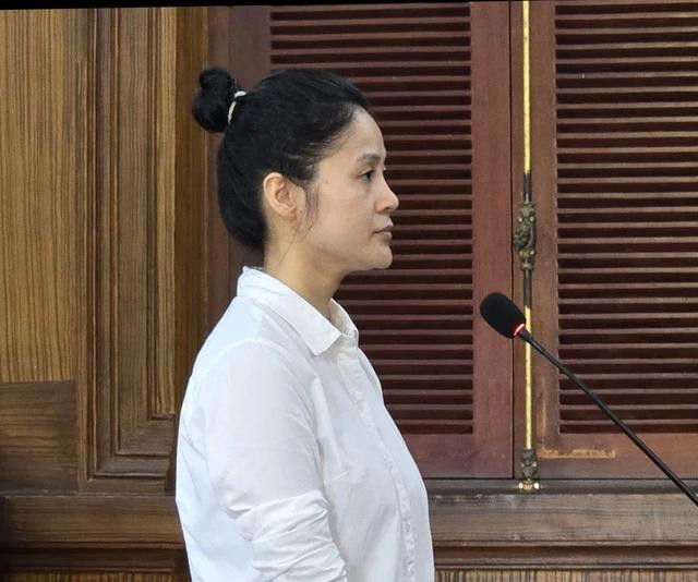 Bị cáo Phùng Thị Nghệ. Bị cáo Phùng Thị Nghệ.