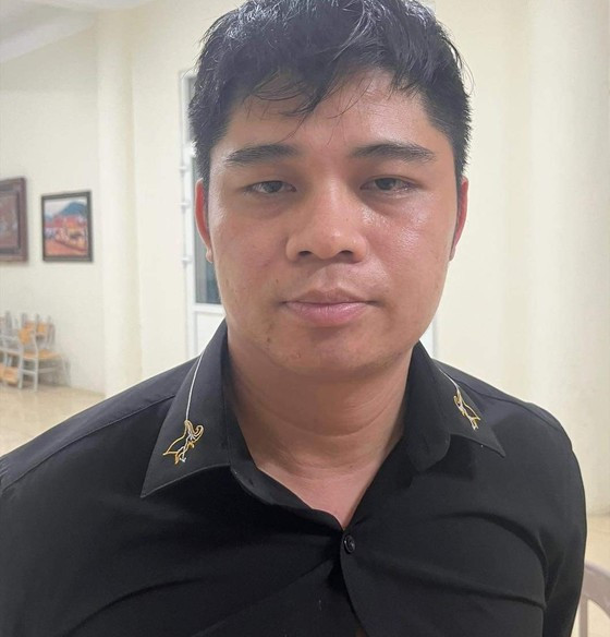 Nghi phạm Hùng tại cơ quan công an. Nghi phạm Hùng tại cơ quan công an.