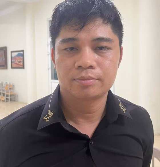 Nghi phạm Hùng tại cơ quan công an.