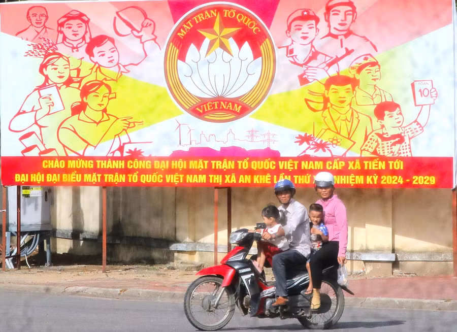 Ủy ban MTTQ Việt Nam thị xã An Khê đa dạng hình thức tuyên truyền chuẩn bị cho ngày hội lớn. Ảnh: An Phát