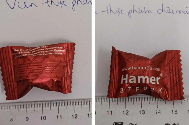 Viên kẹo được bệnh nhân mang tới làm xét nghiệm. Ảnh: Bác sĩ cung cấp Viên kẹo được bệnh nhân mang tới làm xét nghiệm. Ảnh: Bác sĩ cung cấp