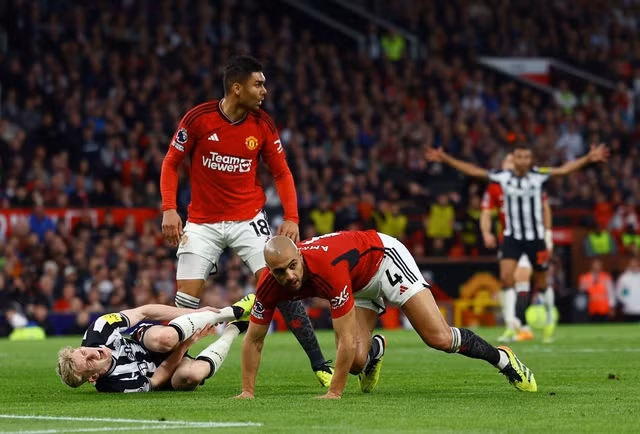 Đôi bên tranh chấp quyết liệt, không ngại va chạm