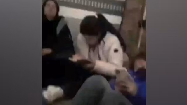 Hình ảnh chụp từ clip được nạn nhân gửi đến BBC. ẢNH CHỤP MÀN HÌNH BBC