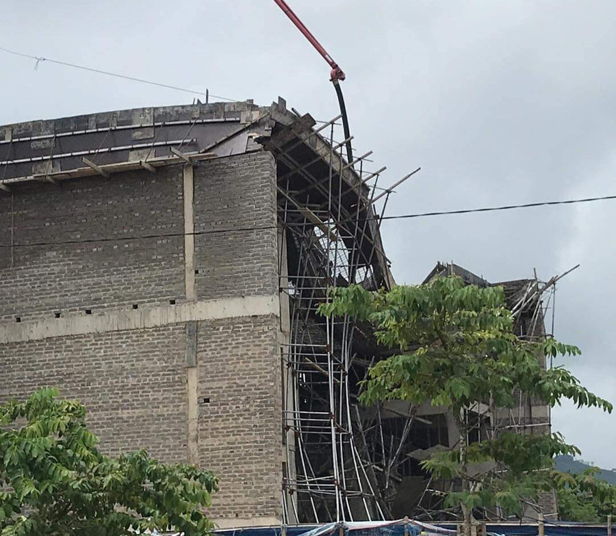 Quảng Bình: Sập giàn giáo công trình, 2 người bị thương - Ảnh 2. Vụ việc khiến 2 người bị thương. Ảnh: BH