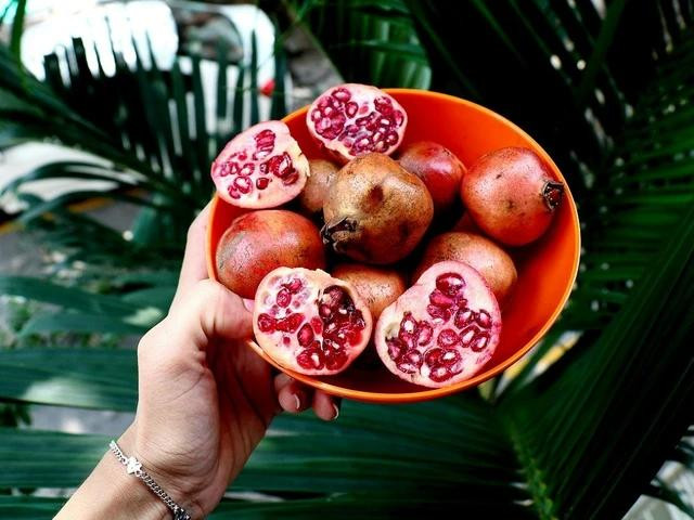 Nước ép lựu rất giàu khoáng chất và chất chống ô xy hóa. Ảnh: PEXELS