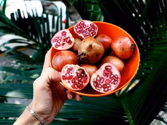 Nước ép lựu rất giàu khoáng chất và chất chống ô xy hóa. Ảnh: PEXELS