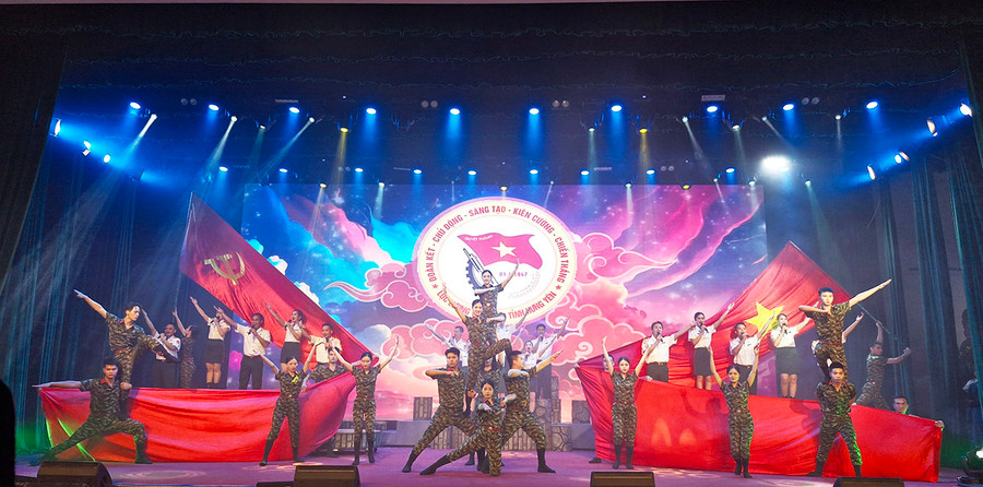 Một tiết mục biểu diễn tại liên hoan. Ảnh: V.H Một tiết mục biểu diễn tại liên hoan. Ảnh: V.H