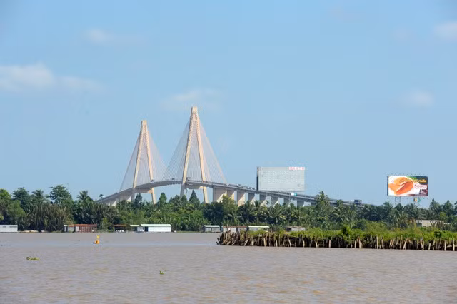 Cầu Rạch Miễu ở Bến Tre. Ảnh Công Hân