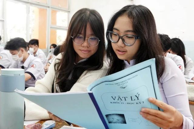 Các giáo viên, phụ huynh hãy bằng tình thương, trách nhiệm mà truyền năng lượng tích cực, giúp các em tự tin trong học kỳ 2. ẢNH MINH HỌA: ĐÀO NGỌC THẠCH Các giáo viên, phụ huynh hãy bằng tình thương, trách nhiệm mà truyền năng lượng tích cực, giúp các em tự tin trong học kỳ 2. ẢNH MINH HỌA: ĐÀO NGỌC THẠCH