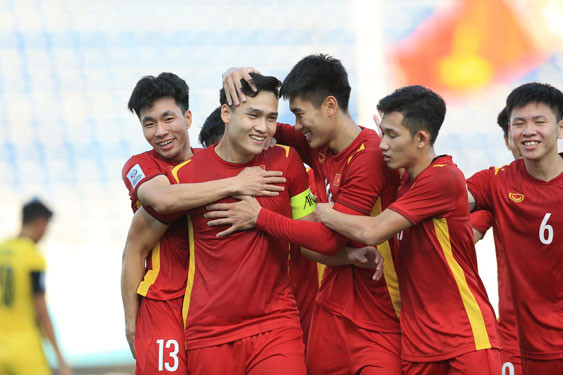 U22 Việt Nam sẽ không có Nhâm Mạnh Dũng (giữa) ở SEA Games 32. U22 Việt Nam sẽ không có Nhâm Mạnh Dũng (giữa) ở SEA Games 32.