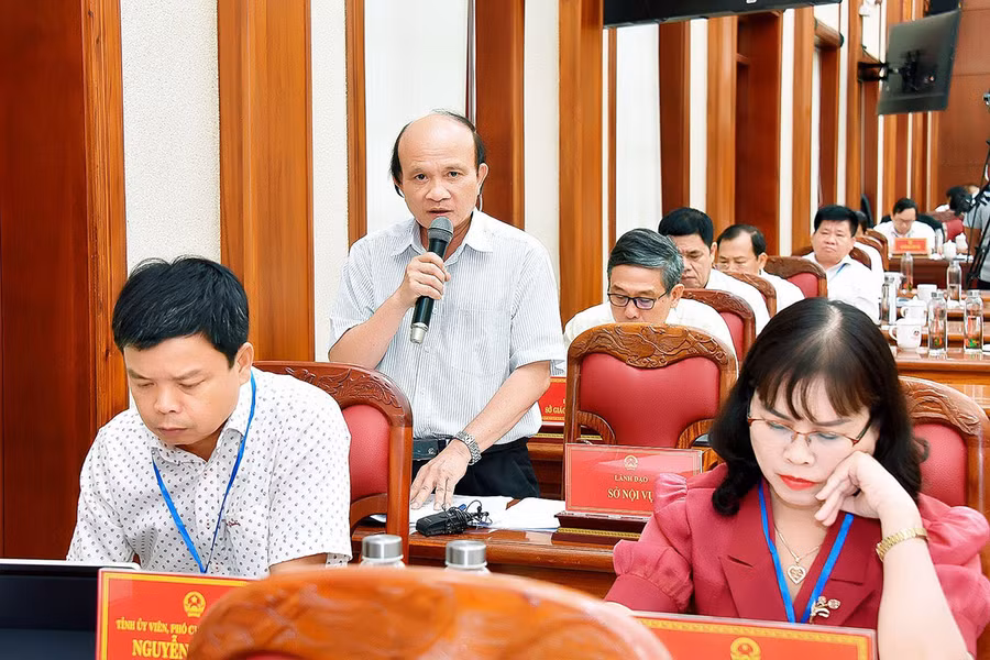 Giám đốc Sở Nội vụ Nguyễn Đình Tiến nêu một số giải pháp thực hiện trong thời gian tới nhằm cải thiện chỉ số CCHC. Ảnh: Đức Thụy