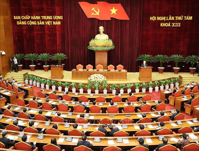 Phiên bế mạc Hội nghị lần thứ tám Ban Chấp hành Trung ương Đảng Cộng sản Việt Nam khóa XIII. Ảnh: Trí Dũng/TTXVN Phiên bế mạc Hội nghị lần thứ tám Ban Chấp hành Trung ương Đảng Cộng sản Việt Nam khóa XIII. Ảnh: Trí Dũng/TTXVN