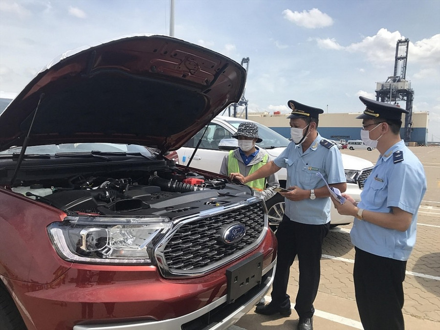 Xe ô tô chở người đã qua sử dụng từ 9 chỗ ngồi trở xuống có dung tích xi lanh không quá 1.000cc thuộc nhóm hàng 87.03 áp dụng mức thuế tuyệt đối. Ảnh minh họa Xe ô tô chở người đã qua sử dụng từ 9 chỗ ngồi trở xuống có dung tích xi lanh không quá 1.000cc thuộc nhóm hàng 87.03 áp dụng mức thuế tuyệt đối. Ảnh minh họa
