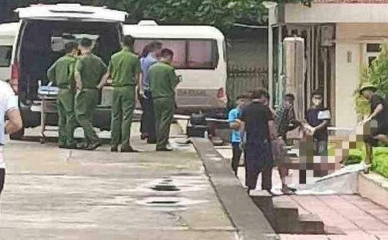 Lực lượng chức năng Công an TP Uông Bí, Quảng Ninh đang khám nghiệm hiện trường vụ việc Lực lượng chức năng Công an TP Uông Bí, Quảng Ninh đang khám nghiệm hiện trường vụ việc