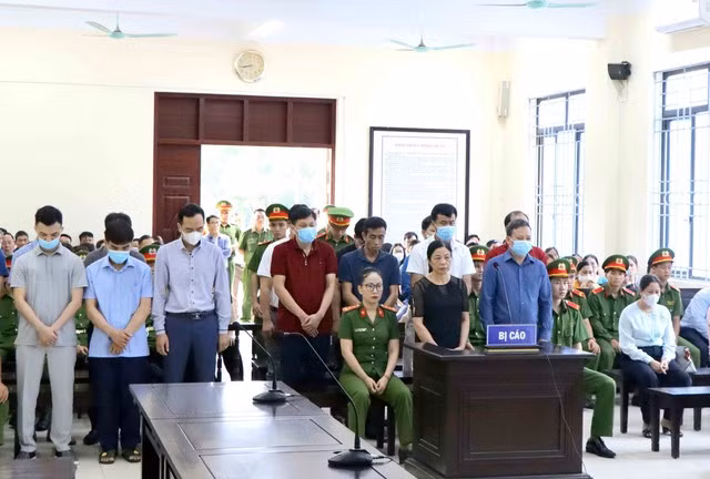 Các bị cáo tại phiên tòa. Ảnh: Theo Báo Lai Châu