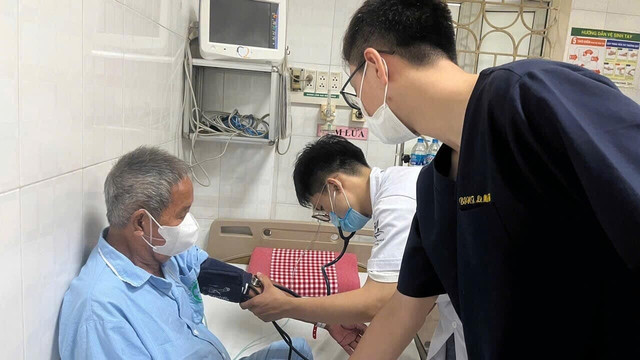 Điều dưỡng thực hiện y lệnh của bác sĩ Điều dưỡng thực hiện y lệnh của bác sĩ