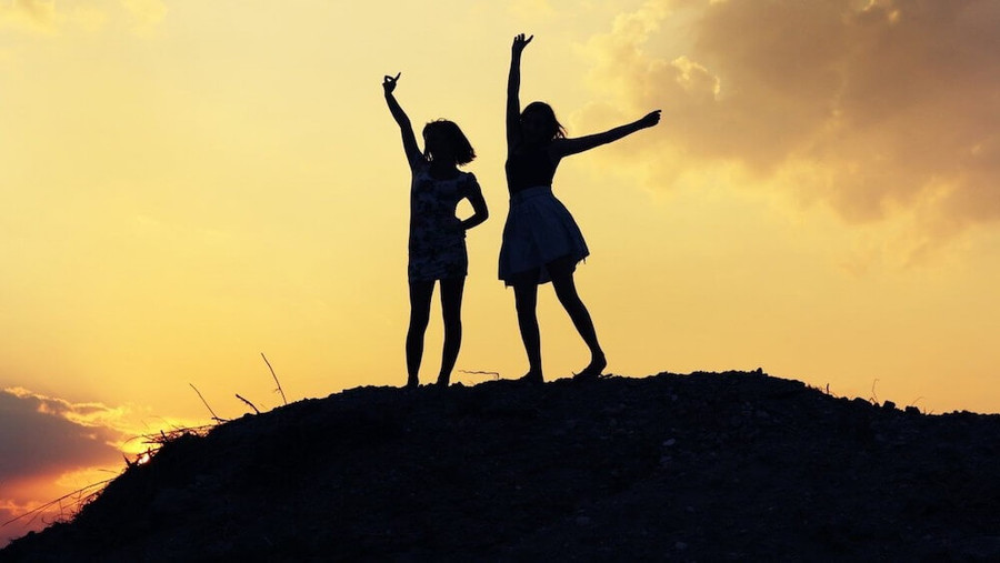 Nếu chúng ta cư xử chân thành với người này thì cũng sẽ nhận được sự quan tâm chân tình của người khác (ảnh minh họa) Nếu chúng ta cư xử chân thành với người này thì cũng sẽ nhận được sự quan tâm chân tình của người khác (ảnh minh họa)