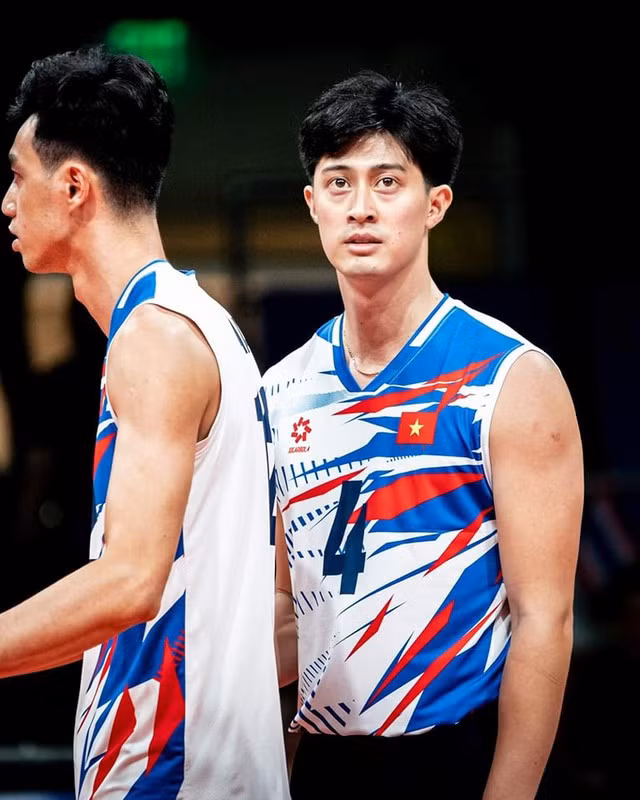 Ánh mắt buồn bã của chủ công Quản Trọng Nghĩa