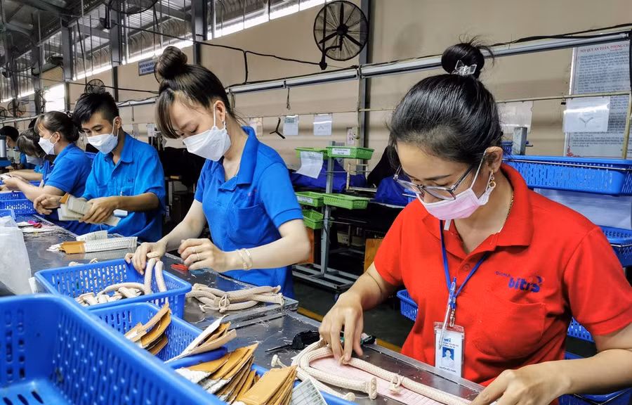 Chính phủ yêu cầu tiếp tục đẩy mạnh cải cách hành chính; rà soát, đơn giản hoá thủ tục hành chính, cải thiện môi trường đầu tư kinh doanh. Ảnh minh họa, nguồn internet