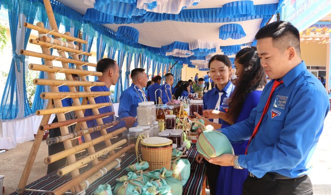 Nhiều mô hình, sản phẩm của thanh niên khởi nghiệp Nhiều mô hình, sản phẩm của thanh niên khởi nghiệp