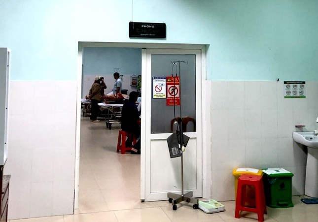 Nạn nhân đang được điều trị ở Bệnh viện Đa khoa tỉnh Kon Tum Nạn nhân đang được điều trị ở Bệnh viện Đa khoa tỉnh Kon Tum