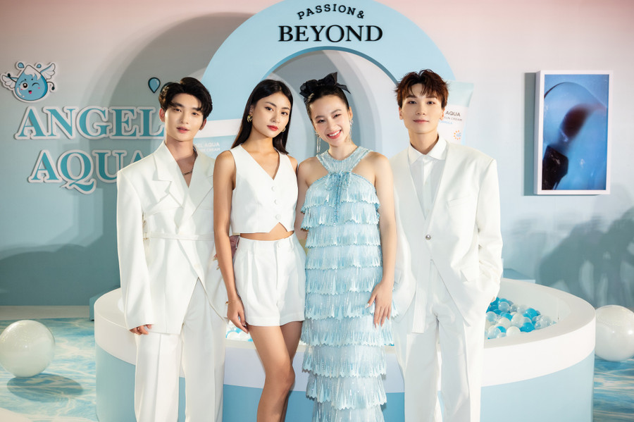 Vẻ gợi cảm của Angela Phương Trinh ở tuổi 28 - Ảnh 2. Angela Phương Trinh luôn biết cách tạo ấn tượng với khán giả trong những sự kiện mình góp mặt. Sao phim Mùi ngò gai có dịp gặp gỡ hot girl Meichan, người mẫu Xuân Hạnh (The Face Vietnam)… Ảnh: BTC