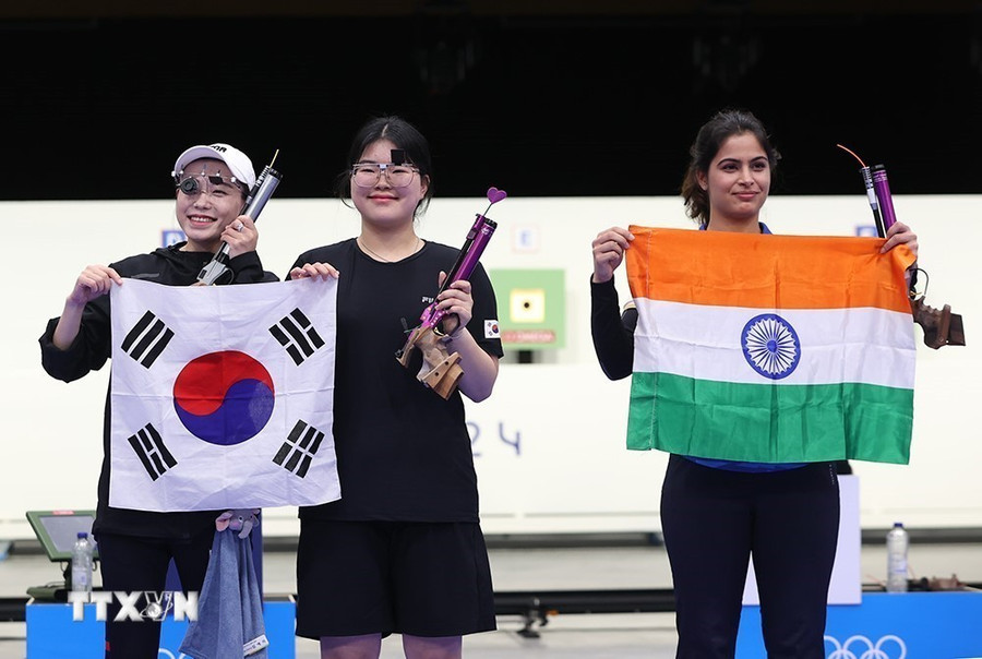 Ở nội dung 10m súng ngắn hơi nữ, Oh Ye Jin (Hàn Quốc, giữa) đoạt HCV với 243,2 điểm, lập kỷ lục của Olympic. (Ảnh: Hoàng Linh/TTXVN) Ở nội dung 10m súng ngắn hơi nữ, Oh Ye Jin (Hàn Quốc, giữa) đoạt HCV với 243,2 điểm, lập kỷ lục của Olympic. (Ảnh: Hoàng Linh/TTXVN)