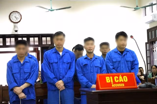 Các bị cáo tại phiên tòa ngày 27-3