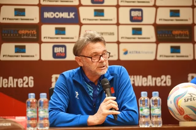 HLV Philippe Troussier. Ảnh: NLĐO
