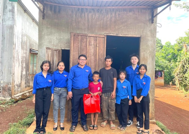 Các cơ sở đoàn tổ chức nhiều chương trình, hoạt động hướng về thiếu nhi khó khăn Các cơ sở đoàn tổ chức nhiều chương trình, hoạt động hướng về thiếu nhi khó khăn