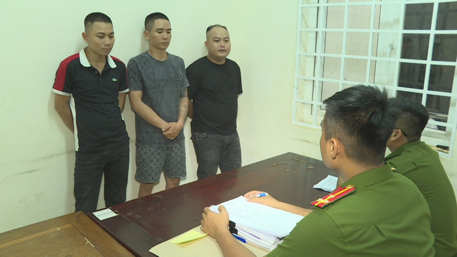 Các đối tượng tham gia hoạt động tín dụng đen bị triệu tập điều tra. Các đối tượng tham gia hoạt động tín dụng đen bị triệu tập điều tra.