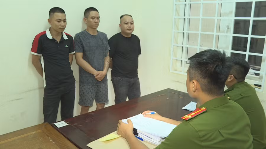 Các đối tượng tham gia hoạt động tín dụng đen bị triệu tập điều tra.