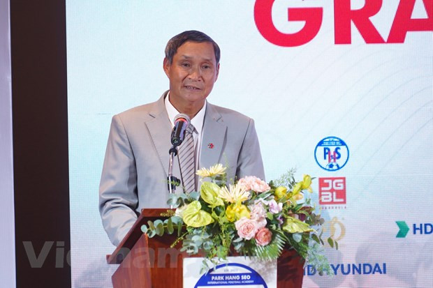 Huấn luyện viên Mai Đức Chung hy vọng Học viện sẽ tìm ra nhiều gương mặt triển vọng cho Bóng đá Việt Nam. (Ảnh: Việt Anh/Vietnam+) Huấn luyện viên Mai Đức Chung hy vọng Học viện sẽ tìm ra nhiều gương mặt triển vọng cho Bóng đá Việt Nam. (Ảnh: Việt Anh/Vietnam+)