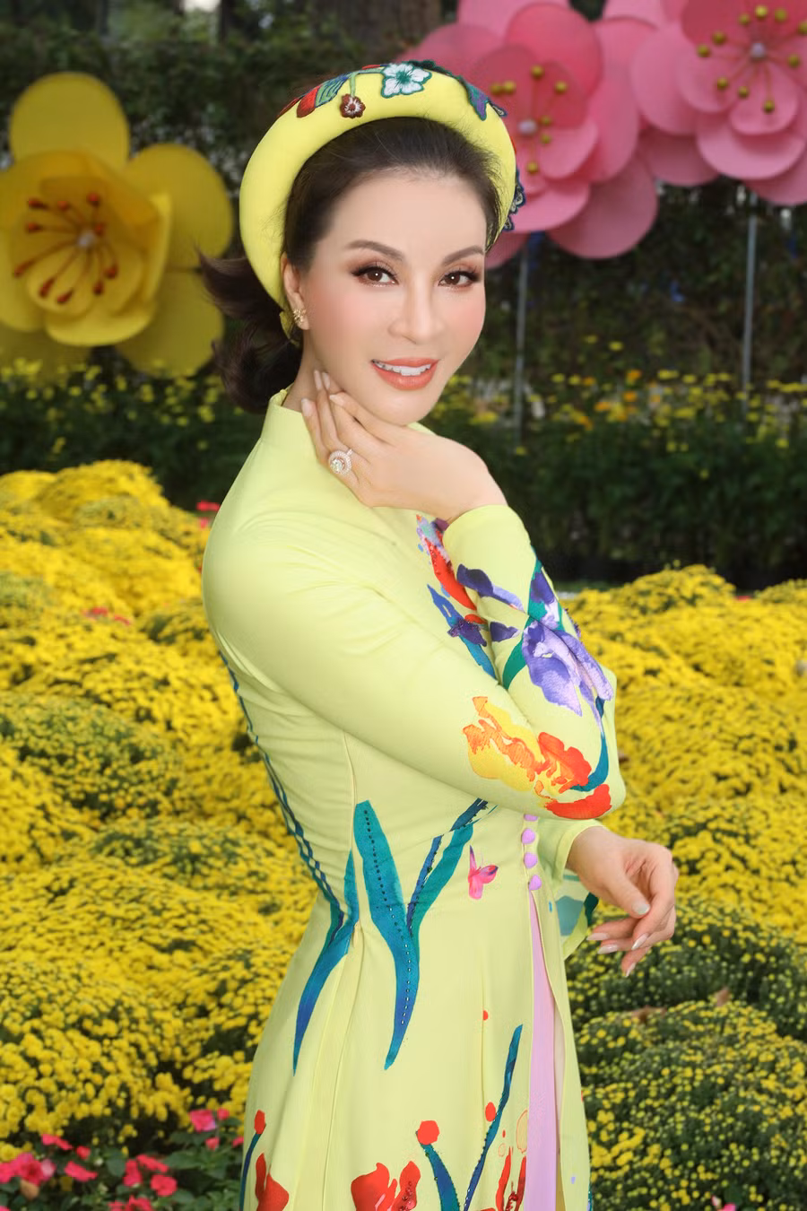 Trong hành trình làm nghệ thuật lẫn kinh doanh, Thanh Mai truyền cảm hứng cho phụ nữ hiện đại về cuộc sống độc lập, hạnh phúc. Cô mong mọi người làm việc hết mình nhưng không quên tận hưởng, chăm chút cho bản thân. Ảnh: NVCC