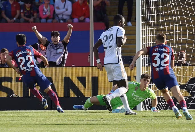 Gundogan mở tỉ số cho chủ nhà