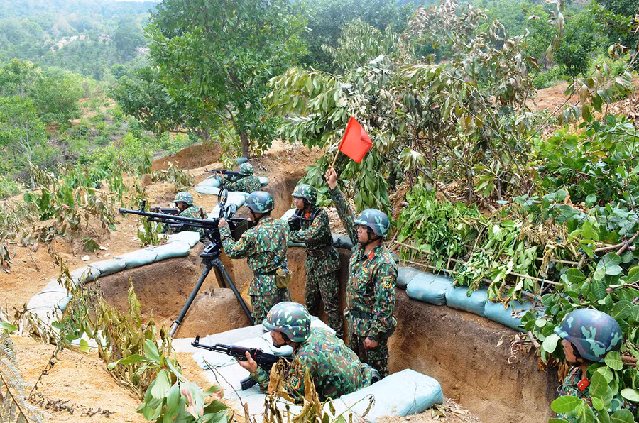 Các lực lượng luyện tập chuẩn bị cho diễn tập. Ảnh: V.H Các lực lượng luyện tập chuẩn bị cho diễn tập. Ảnh: V.H