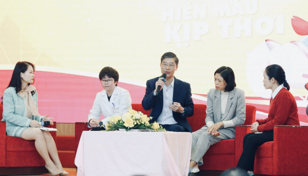 Tiến sĩ Trần Ngọc Quế trong buổi giao lưu với đại diện câu lạc bộ Nhóm máu hiếm miền Bắc. Tiến sĩ Trần Ngọc Quế trong buổi giao lưu với đại diện câu lạc bộ Nhóm máu hiếm miền Bắc.