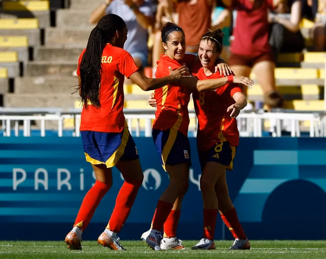 Mariona (8) có màn tỏa sáng mang về thắng lợi 2-1 cho Tây Ban Nha ở ngày ra quân