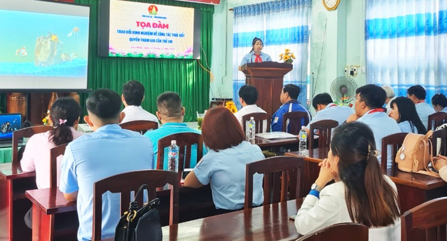 Quang cảnh buổi trao đổi kinh nghiệm giữa Hội đồng Đội tỉnh Gia Lai và Hội đồng Đội tỉnh Bình Định. Ảnh: Khắc Long