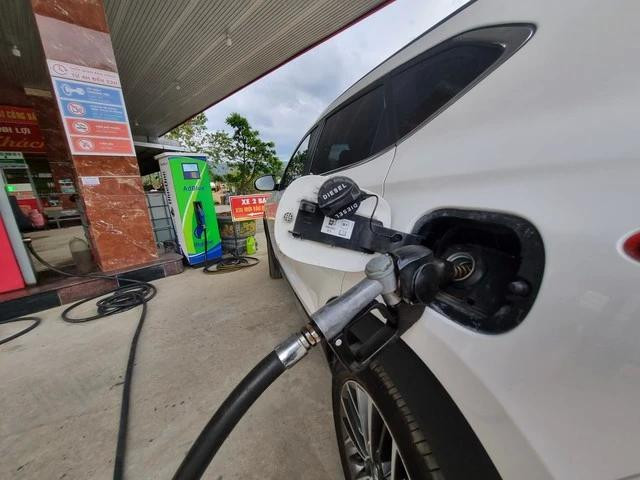 Giá xăng trong nước chiều nay có thể tăng nhẹ Giá xăng trong nước chiều nay có thể tăng nhẹ