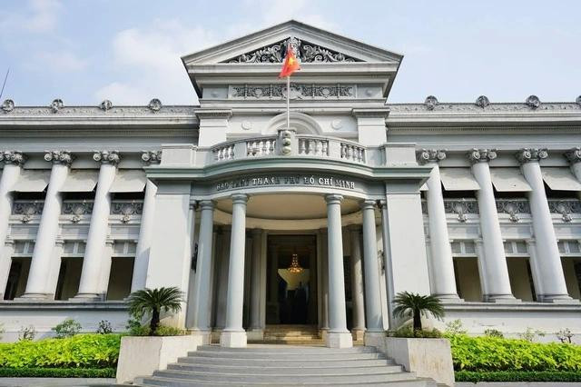 Bảo tàng TP.HCM mang đậm phong cách cổ điển. ẢNH: NHÃ THANH