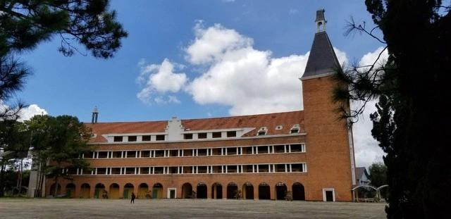 Theo Sở Tài chính, không được giao chỉ tiêu đào tạo gây lãng phí rất lớn đối với trang thiết bị phục vụ đào tạo giáo viên mầm non ở Trường CĐ Đà Lạt. Ảnh LÂM VIÊN