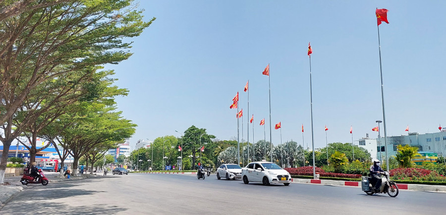 Thu về trên phố. Ảnh: H.L Thu về trên phố. Ảnh: H.L