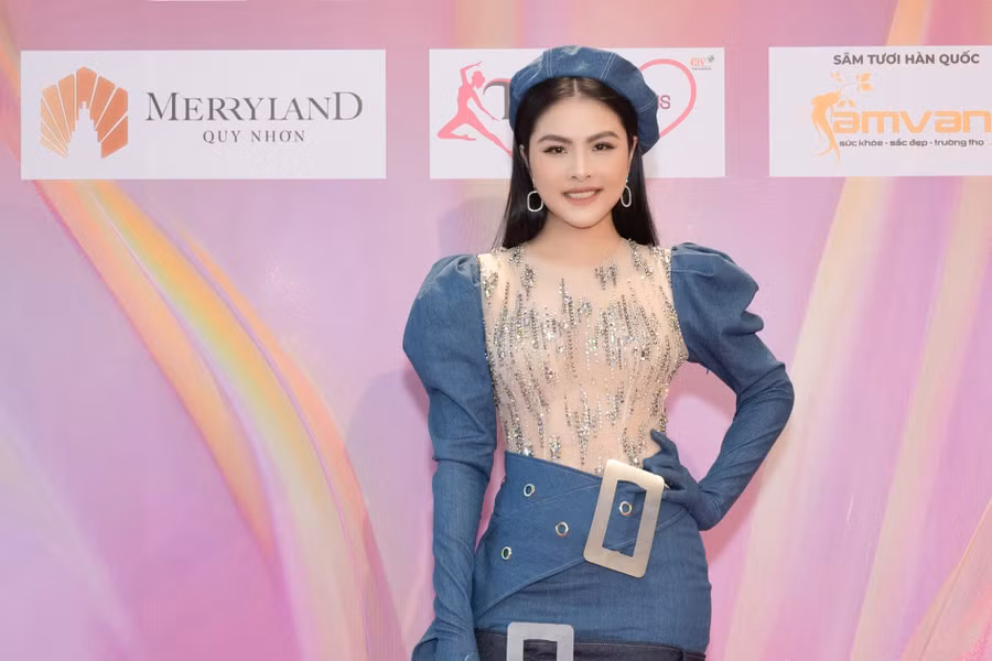 Diễn viên Vân Trang diện set đồ có thiết kế lạ mắt khi tham dự sự kiện. Là một trong những giám khảo của Hoa hậu Thế giới Việt Nam 2023 nên nữ chính phim Scandal: Bí mật thảm đỏ thường dành thời gian đồng hành với các thí sinh để có thể đưa ra được những quyết định đúng đắn khi chấm thi. Ảnh: BTC